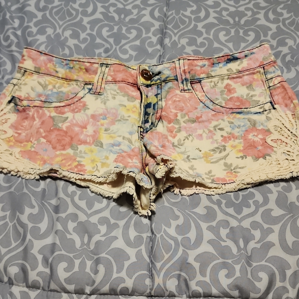 Floral Lace Trim Women's Shorts